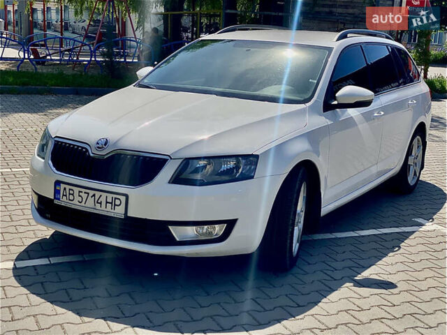 Белый Шкода Октавия, объемом двигателя 1.6 л и пробегом 237 тыс. км за 8750 $, фото 3 на Automoto.ua