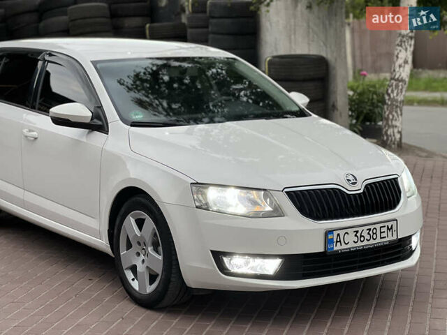 Белый Шкода Октавия, объемом двигателя 1.6 л и пробегом 240 тыс. км за 10300 $, фото 10 на Automoto.ua