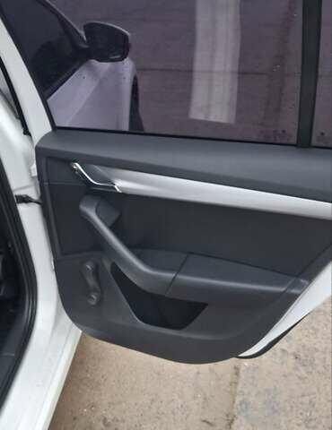 Белый Шкода Октавия, объемом двигателя 1.6 л и пробегом 289 тыс. км за 8700 $, фото 43 на Automoto.ua