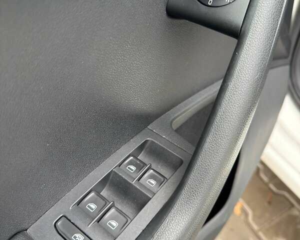 Белый Шкода Октавия, объемом двигателя 1.97 л и пробегом 259 тыс. км за 11300 $, фото 11 на Automoto.ua