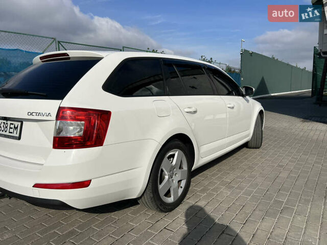 Белый Шкода Октавия, объемом двигателя 1.6 л и пробегом 250 тыс. км за 11500 $, фото 5 на Automoto.ua