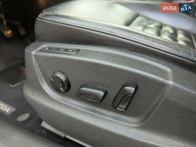 Белый Шкода Октавия, объемом двигателя 1.6 л и пробегом 338 тыс. км за 10399 $, фото 42 на Automoto.ua