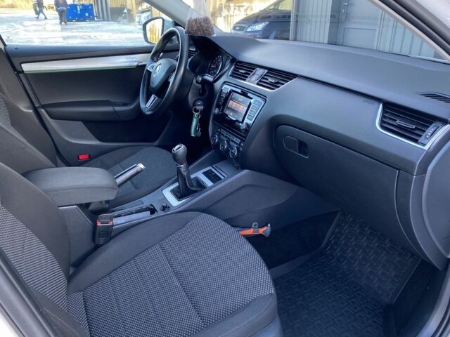 Белый Шкода Октавия, объемом двигателя 1.6 л и пробегом 380 тыс. км за 9799 $, фото 20 на Automoto.ua