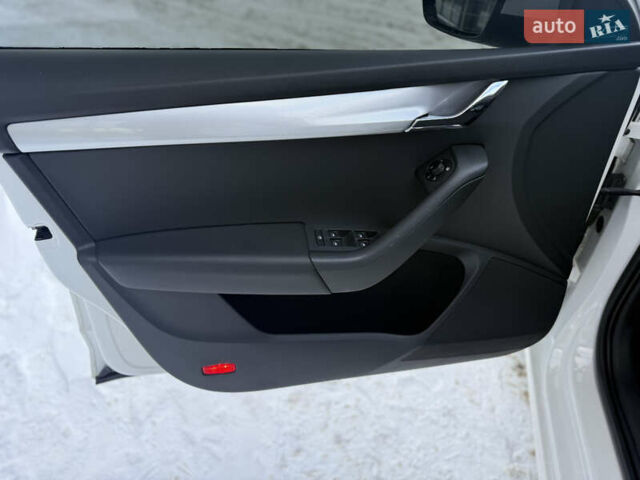 Белый Шкода Октавия, объемом двигателя 1.8 л и пробегом 182 тыс. км за 13000 $, фото 12 на Automoto.ua