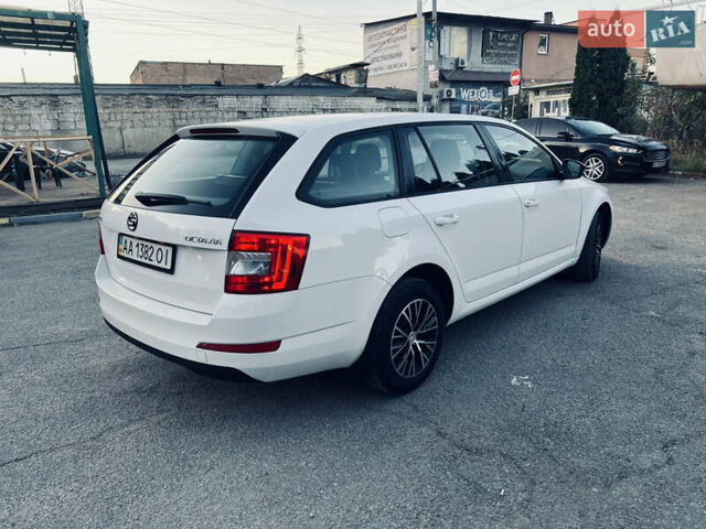 Белый Шкода Октавия, объемом двигателя 1.2 л и пробегом 23 тыс. км за 8900 $, фото 2 на Automoto.ua