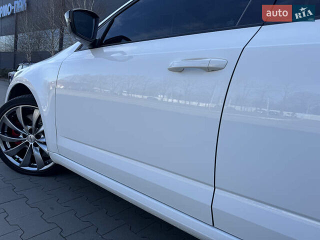 Белый Шкода Октавия, объемом двигателя 1.98 л и пробегом 199 тыс. км за 13500 $, фото 6 на Automoto.ua