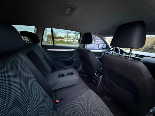 Белый Шкода Октавия, объемом двигателя 1.8 л и пробегом 158 тыс. км за 9500 $, фото 12 на Automoto.ua