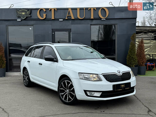 Белый Шкода Октавия, объемом двигателя 1.6 л и пробегом 206 тыс. км за 8900 $, фото 1 на Automoto.ua