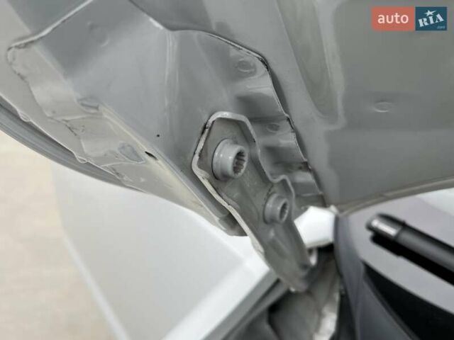 Белый Шкода Октавия, объемом двигателя 1.8 л и пробегом 182 тыс. км за 11650 $, фото 125 на Automoto.ua