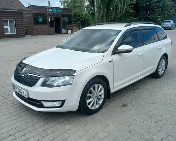 Белый Шкода Октавия, объемом двигателя 1.6 л и пробегом 241 тыс. км за 11300 $, фото 1 на Automoto.ua