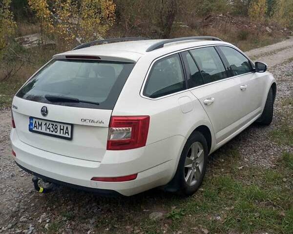 Білий Шкода Октавія, об'ємом двигуна 1.6 л та пробігом 205 тис. км за 9000 $, фото 4 на Automoto.ua