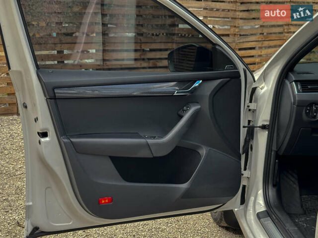 Белый Шкода Октавия, объемом двигателя 1.97 л и пробегом 220 тыс. км за 14500 $, фото 71 на Automoto.ua