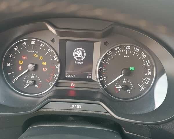 Білий Шкода Октавія, об'ємом двигуна 1.6 л та пробігом 255 тис. км за 9500 $, фото 24 на Automoto.ua