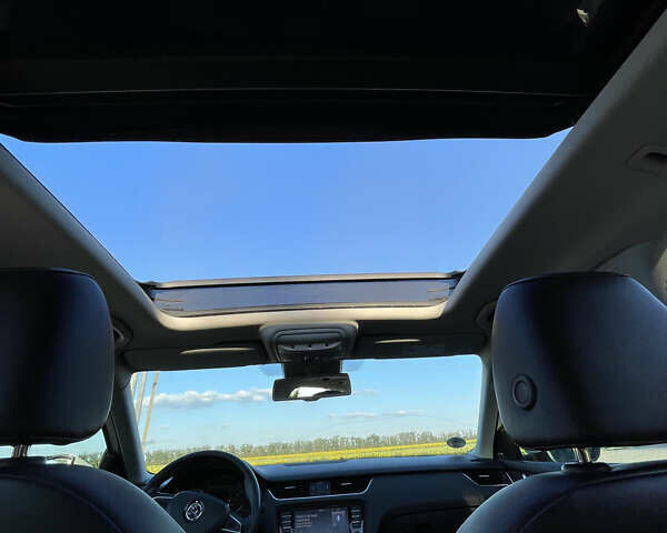 Белый Шкода Октавия, объемом двигателя 1.97 л и пробегом 303 тыс. км за 13500 $, фото 31 на Automoto.ua