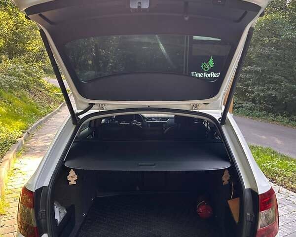 Белый Шкода Октавия, объемом двигателя 1.97 л и пробегом 296 тыс. км за 13100 $, фото 13 на Automoto.ua