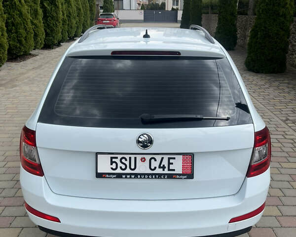 Білий Шкода Октавія, об'ємом двигуна 1.6 л та пробігом 172 тис. км за 9400 $, фото 15 на Automoto.ua