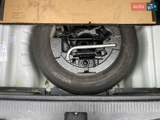 Белый Шкода Октавия, объемом двигателя 1.2 л и пробегом 114 тыс. км за 10500 $, фото 7 на Automoto.ua