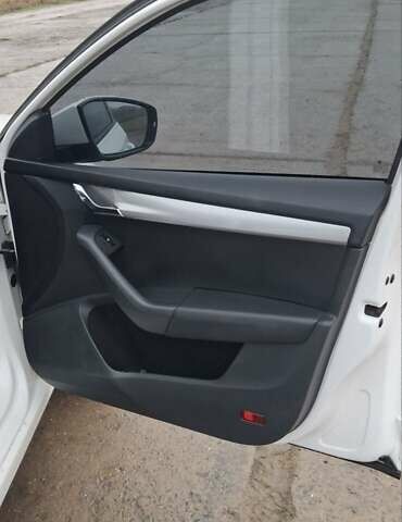 Белый Шкода Октавия, объемом двигателя 1.6 л и пробегом 289 тыс. км за 8700 $, фото 45 на Automoto.ua