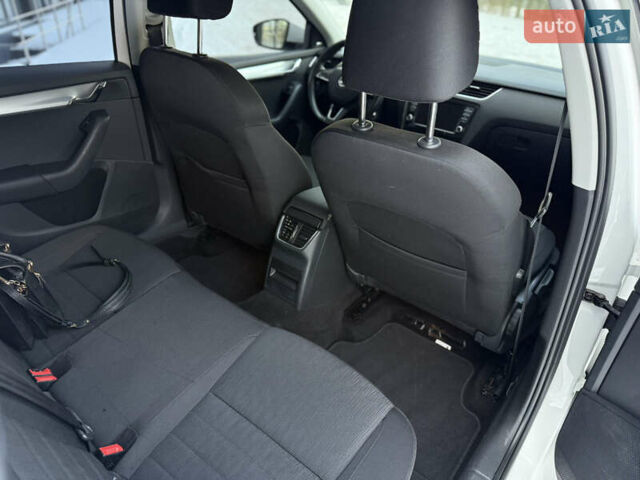 Белый Шкода Октавия, объемом двигателя 1.8 л и пробегом 182 тыс. км за 13000 $, фото 26 на Automoto.ua