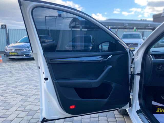 Белый Шкода Октавия, объемом двигателя 2 л и пробегом 312 тыс. км за 13700 $, фото 8 на Automoto.ua