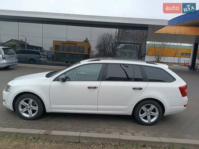 Белый Шкода Октавия, объемом двигателя 1.2 л и пробегом 175 тыс. км за 9000 $, фото 1 на Automoto.ua