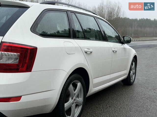 Білий Шкода Октавія, об'ємом двигуна 1.6 л та пробігом 204 тис. км за 11299 $, фото 28 на Automoto.ua