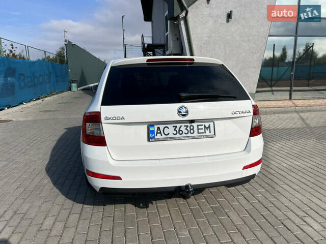 Білий Шкода Октавія, об'ємом двигуна 1.6 л та пробігом 248 тис. км за 10700 $, фото 10 на Automoto.ua
