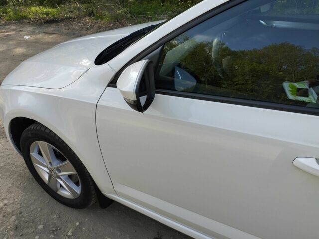 Шкода Октавія 2014 у Тернополі на Automoto.ua Білий Шкода Октавія, об'ємом двигуна 1.2 л та пробігом 218 тис. км за 8200 $, фото 8 на Automoto.ua