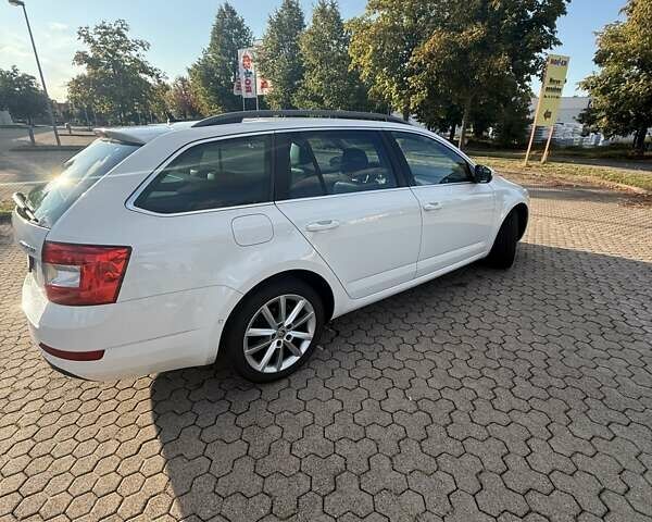 Білий Шкода Октавія, об'ємом двигуна 2 л та пробігом 266 тис. км за 10200 $, фото 1 на Automoto.ua