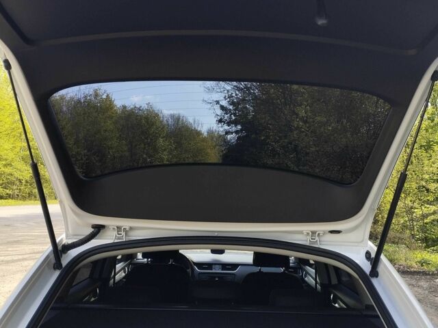 Шкода Октавія 2014 у Тернополі на Automoto.ua Білий Шкода Октавія, об'ємом двигуна 1.2 л та пробігом 218 тис. км за 8200 $, фото 11 на Automoto.ua