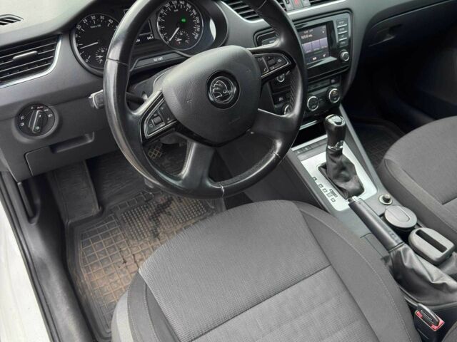 Белый Шкода Октавия, объемом двигателя 2 л и пробегом 259 тыс. км за 11300 $, фото 8 на Automoto.ua