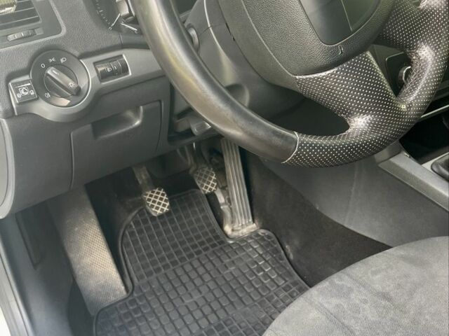 Білий Шкода Октавія, об'ємом двигуна 1.6 л та пробігом 180 тис. км за 9700 $, фото 3 на Automoto.ua