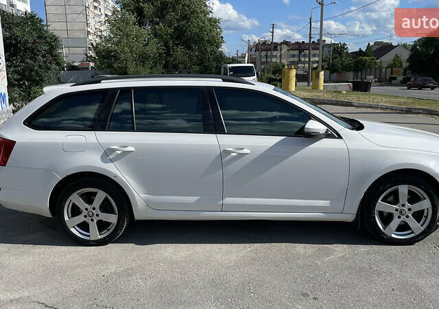 Белый Шкода Октавия, объемом двигателя 1.97 л и пробегом 328 тыс. км за 9999 $, фото 1 на Automoto.ua