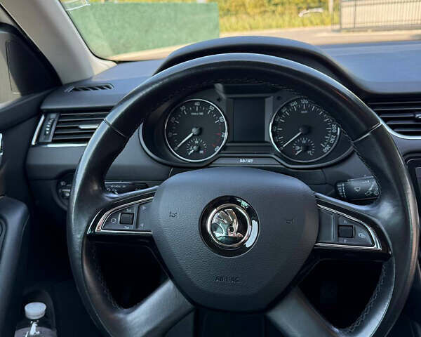 Білий Шкода Октавія, об'ємом двигуна 1.4 л та пробігом 260 тис. км за 11200 $, фото 9 на Automoto.ua