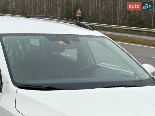 Білий Шкода Октавія, об'ємом двигуна 1.6 л та пробігом 204 тис. км за 11299 $, фото 19 на Automoto.ua