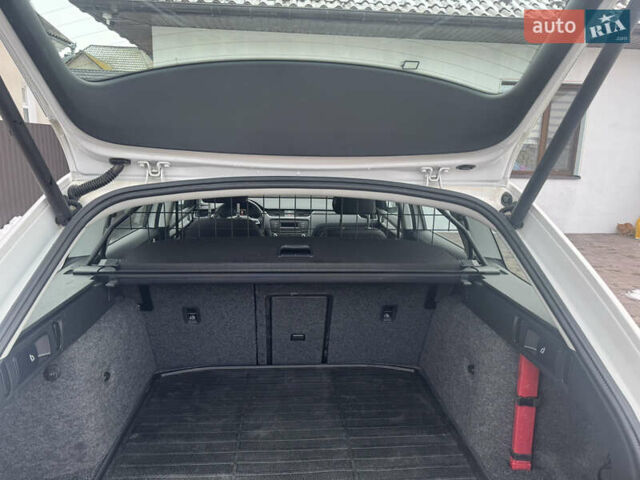 Белый Шкода Октавия, объемом двигателя 1.6 л и пробегом 230 тыс. км за 10500 $, фото 31 на Automoto.ua