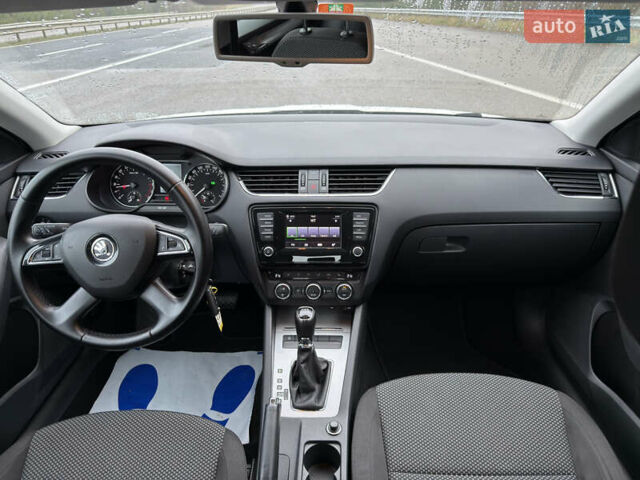 Білий Шкода Октавія, об'ємом двигуна 1.6 л та пробігом 204 тис. км за 11299 $, фото 46 на Automoto.ua