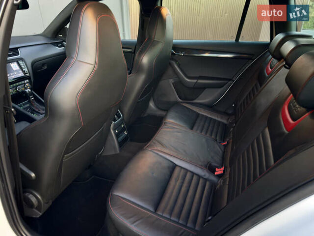 Белый Шкода Октавия, объемом двигателя 2 л и пробегом 203 тыс. км за 14500 $, фото 15 на Automoto.ua