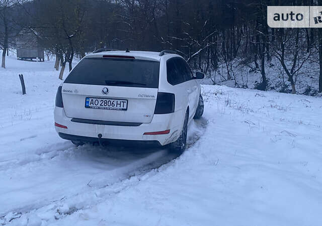 Білий Шкода Октавія, об'ємом двигуна 1.6 л та пробігом 298 тис. км за 10999 $, фото 2 на Automoto.ua