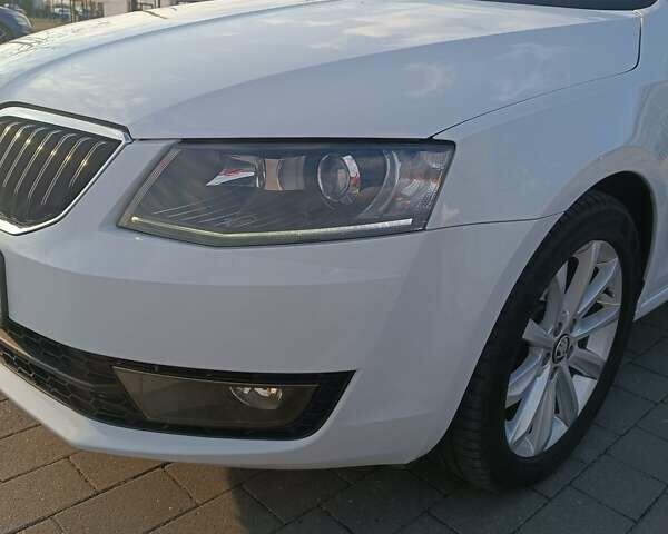 Білий Шкода Октавія, об'ємом двигуна 1.6 л та пробігом 300 тис. км за 9699 $, фото 7 на Automoto.ua