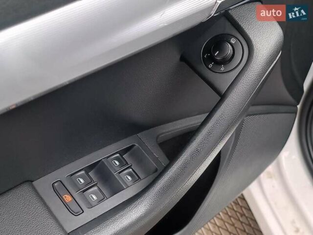 Білий Шкода Октавія, об'ємом двигуна 2 л та пробігом 328 тис. км за 8990 $, фото 14 на Automoto.ua