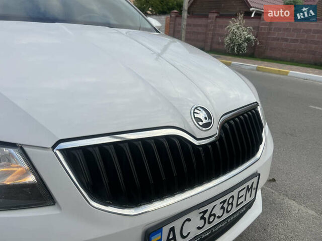 Белый Шкода Октавия, объемом двигателя 1.6 л и пробегом 240 тыс. км за 10300 $, фото 33 на Automoto.ua