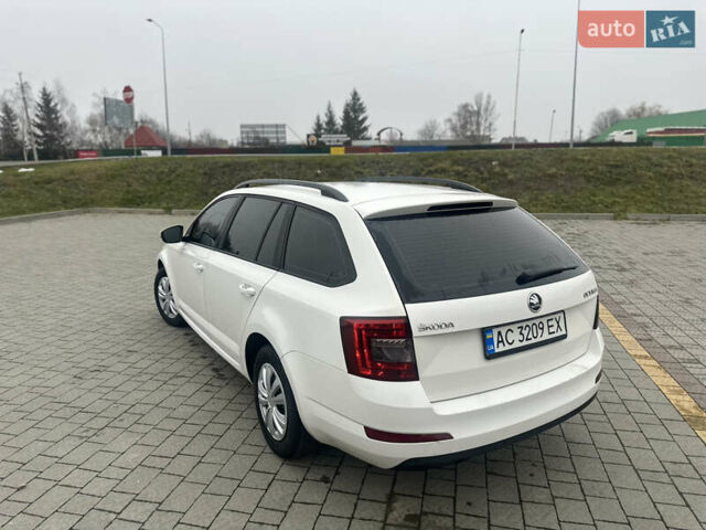 Білий Шкода Октавія, об'ємом двигуна 1.6 л та пробігом 284 тис. км за 8600 $, фото 13 на Automoto.ua