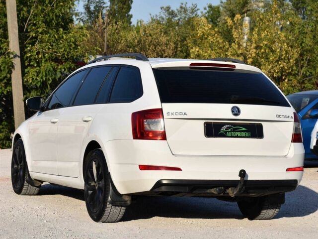 Шкода Октавия 2014 в Кривом Роге на Automoto.ua Белый Шкода Октавия, объемом двигателя 1.6 л и пробегом 304 тыс. км за 8999 $, фото 4 на Automoto.ua