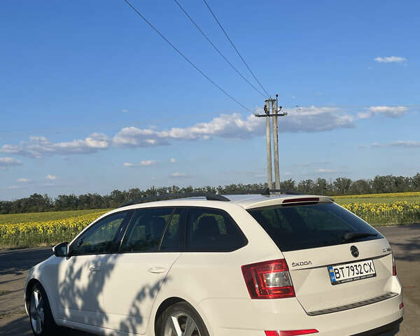 Белый Шкода Октавия, объемом двигателя 1.97 л и пробегом 303 тыс. км за 13500 $, фото 8 на Automoto.ua