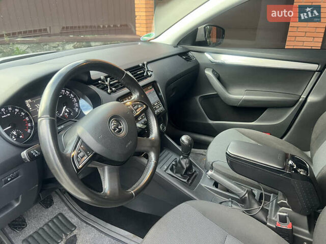 Белый Шкода Октавия, объемом двигателя 1.6 л и пробегом 250 тыс. км за 11500 $, фото 38 на Automoto.ua