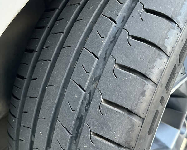 Белый Шкода Октавия, объемом двигателя 1.97 л и пробегом 244 тыс. км за 12700 $, фото 7 на Automoto.ua