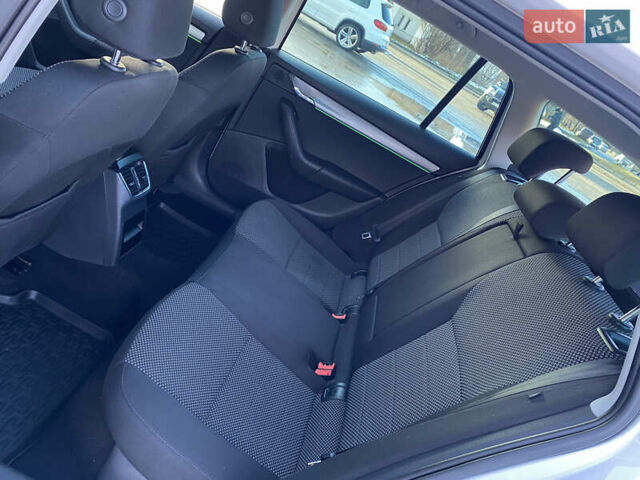 Белый Шкода Октавия, объемом двигателя 1.6 л и пробегом 236 тыс. км за 9799 $, фото 45 на Automoto.ua