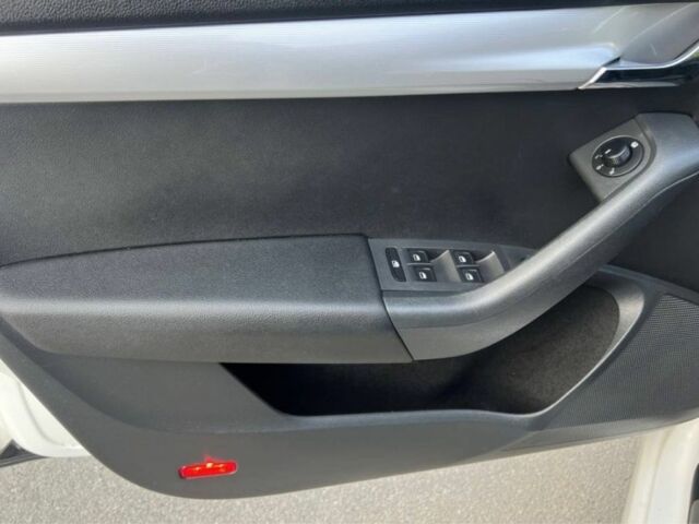 Белый Шкода Октавия, объемом двигателя 1.6 л и пробегом 260 тыс. км за 11200 $, фото 23 на Automoto.ua