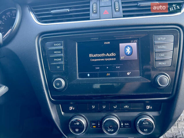 Белый Шкода Октавия, объемом двигателя 1.6 л и пробегом 224 тыс. км за 11500 $, фото 14 на Automoto.ua